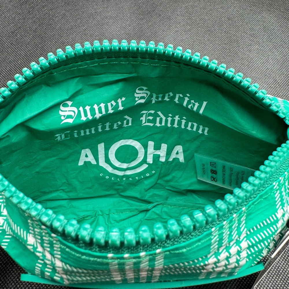 Aloha Collection Super Limited Edition Palaka Mini Pouch Set - Picture 8 of 15